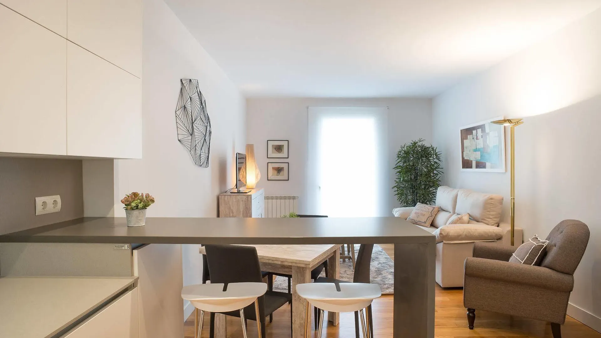 Garibay Boulevard - Ib. Apartments San Sebastian Spain